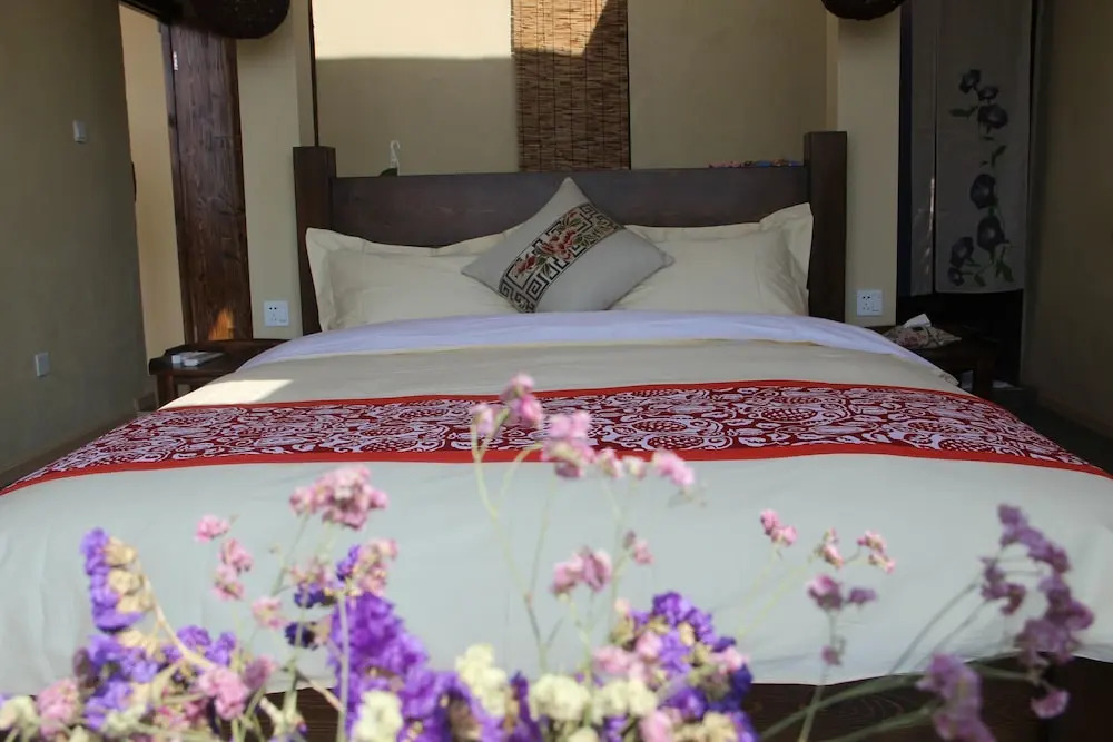 Buyi Hotel Resort Fuxian Lake