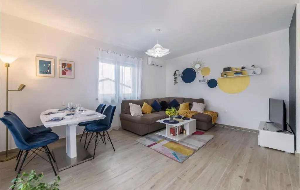 Nice Apartment in Peroj With Wifi and 1 Bedrooms