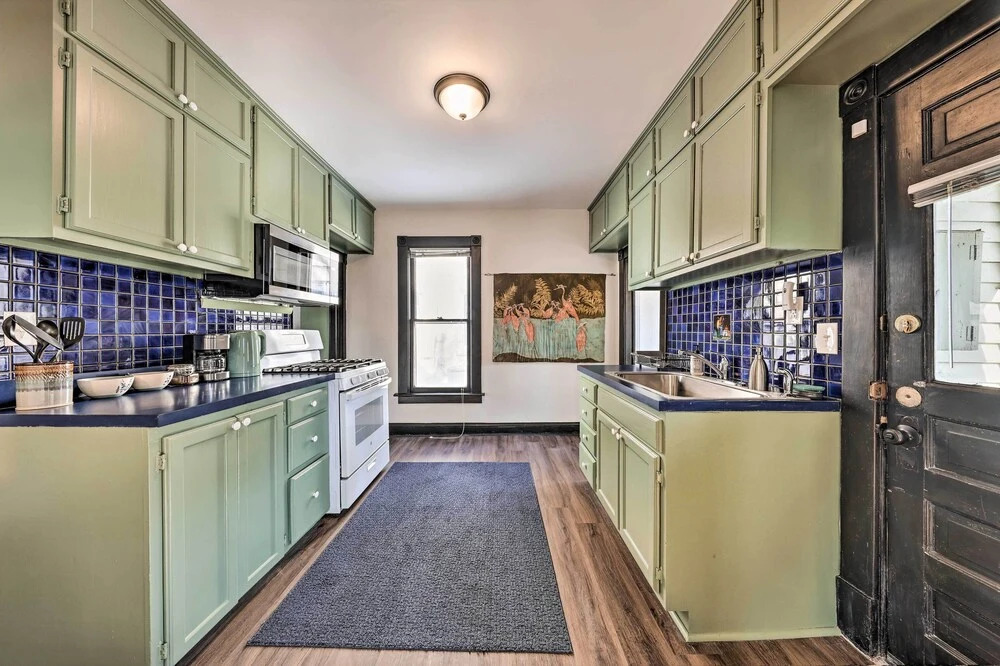 Newly Renovated Home Close to Dtwn Lawrence!
