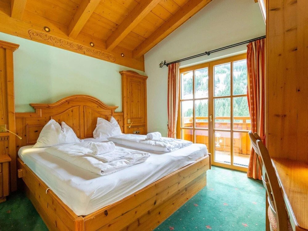 Chalet in Saalbach near Ski Lift