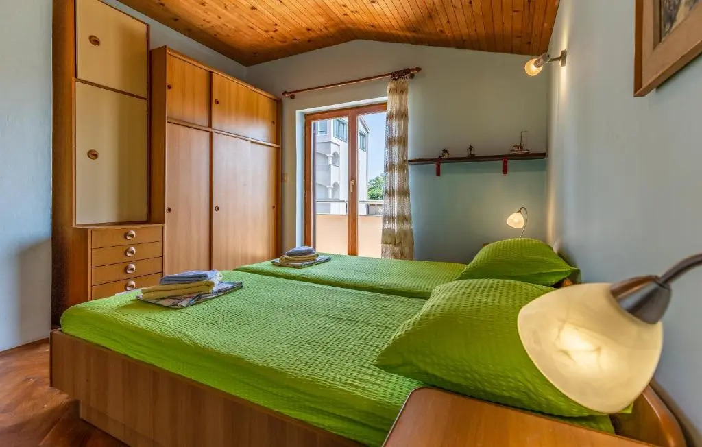 Apartment Lorencin Milka
