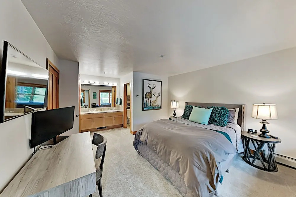 675deer7 2 Bedroom Condo