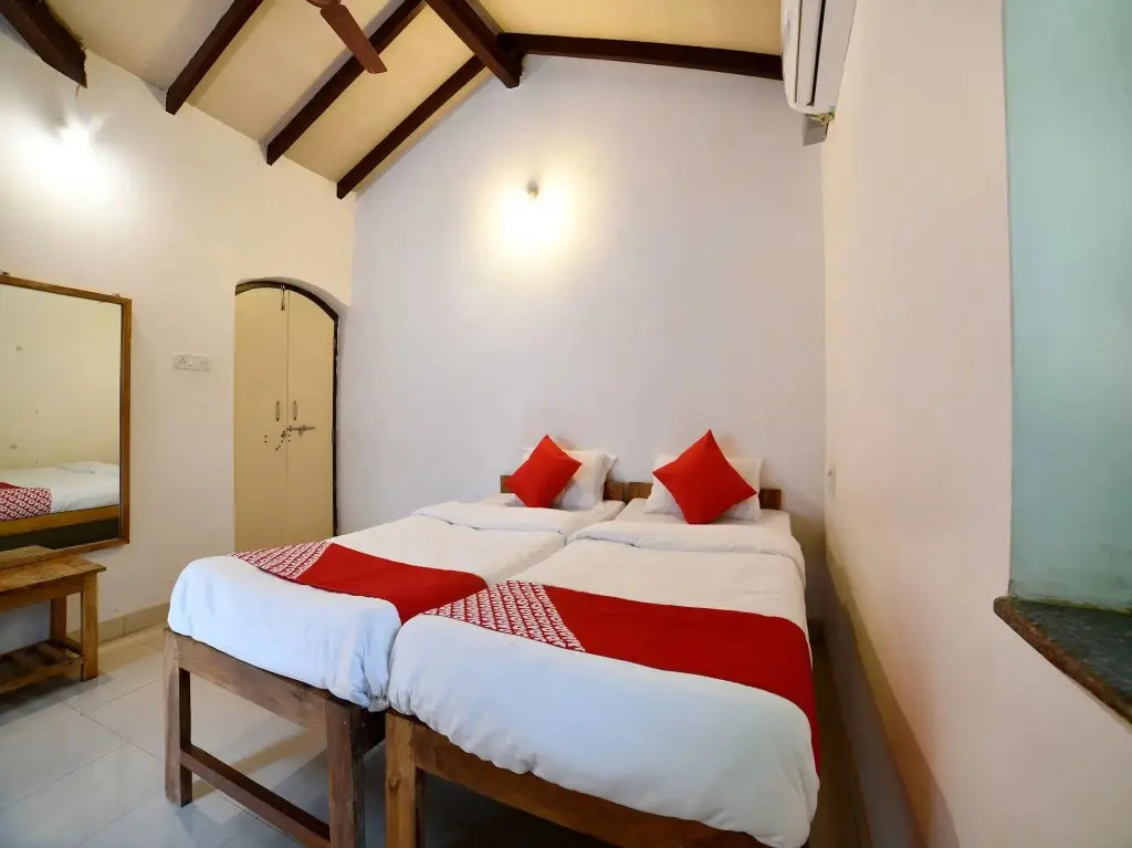 Romeo's Palace Guest House by OYO Rooms