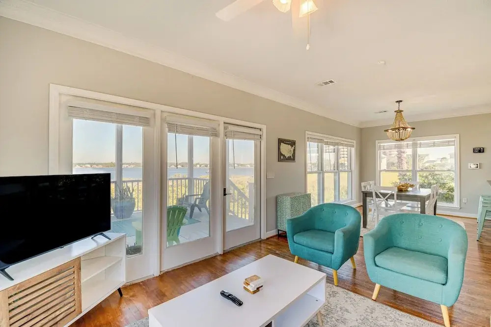 Walk to Beach: Home w Pool Access in Gulf Shores