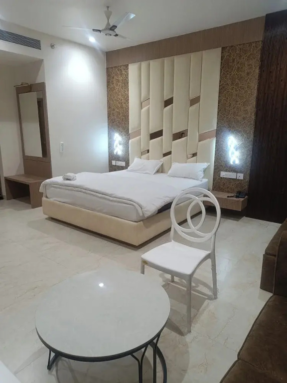 Hotel Satkar Inn