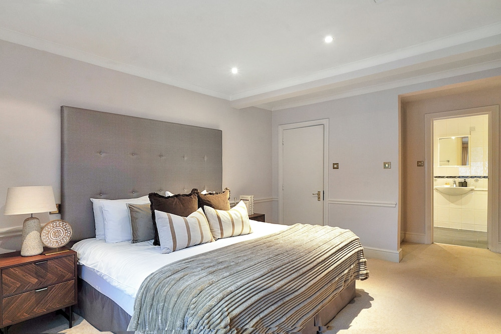 Hertford Flat 14