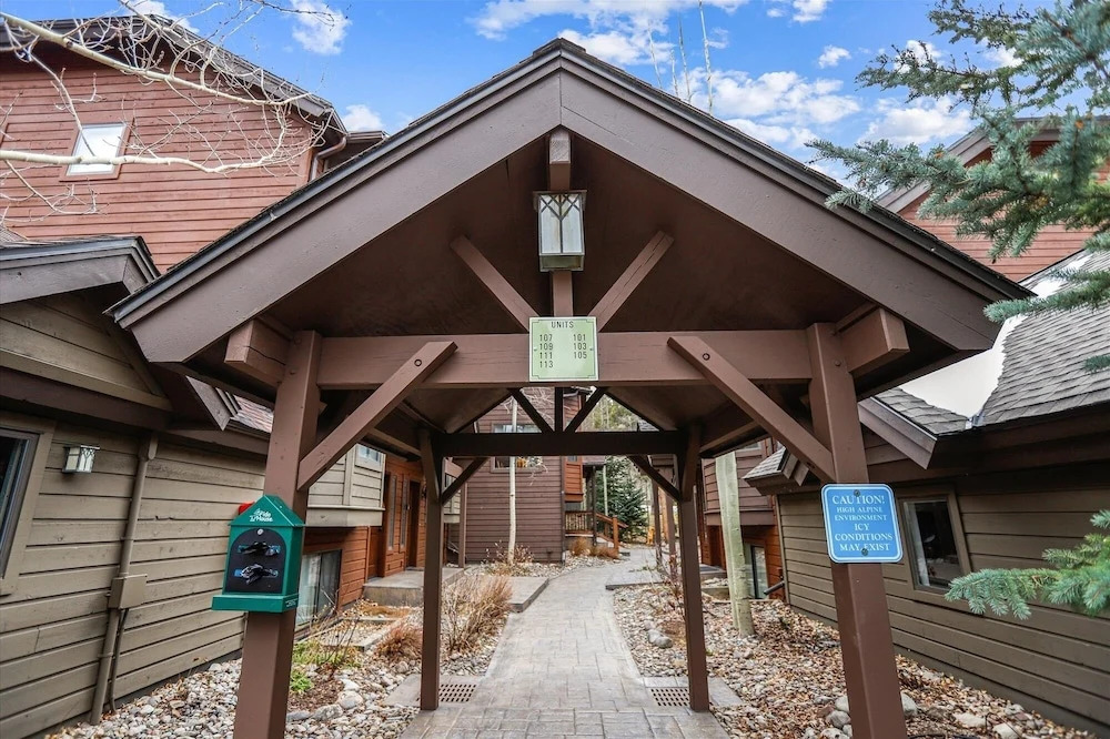Village Point 109 townhouse