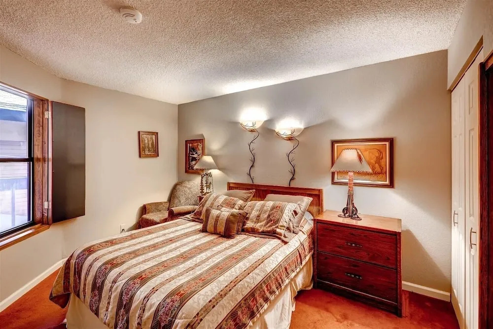 Mountainside Snowview Condo : Cool Frisco Location