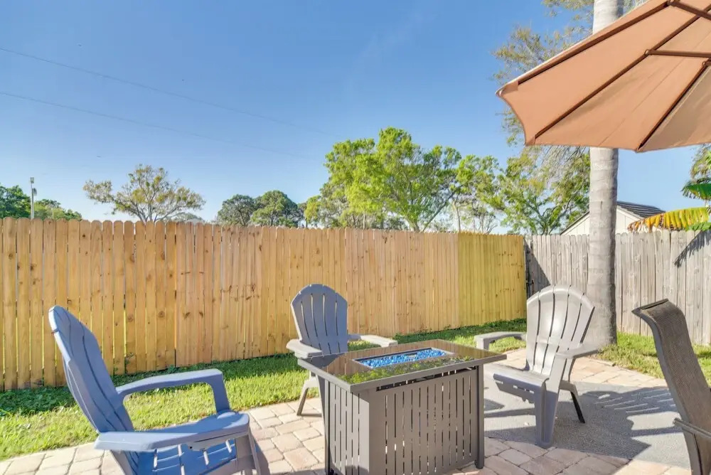 Pet-friendly Home w/ Pool & BBQ in Largo