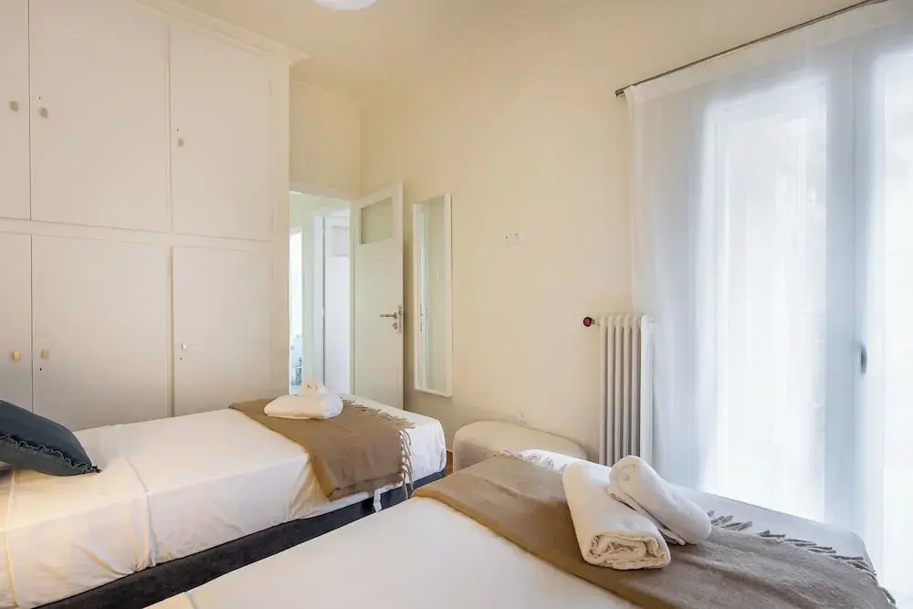 Zephyr 3-Bedroom Apartment in Athens