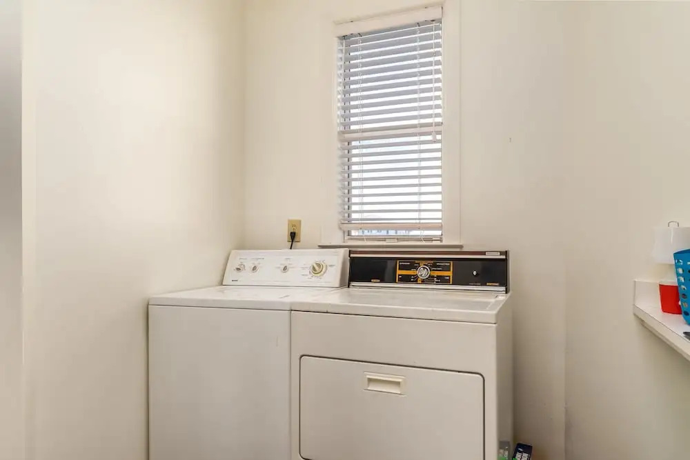 At Ease - 535 Barcelona 3 Bedroom Home by RedAwning