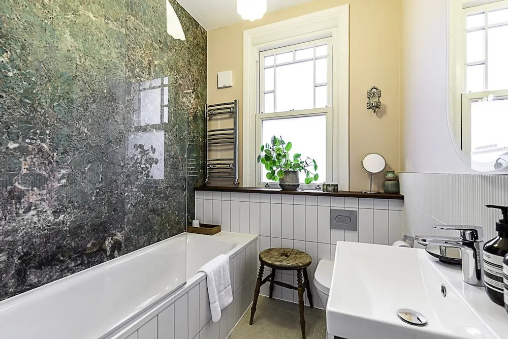 Beautiful Three Bed Abode Near Dollis Hill