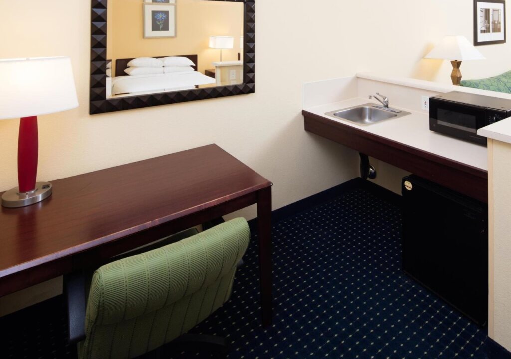 Holiday Inn & Suites Bothell an IHG Hotel