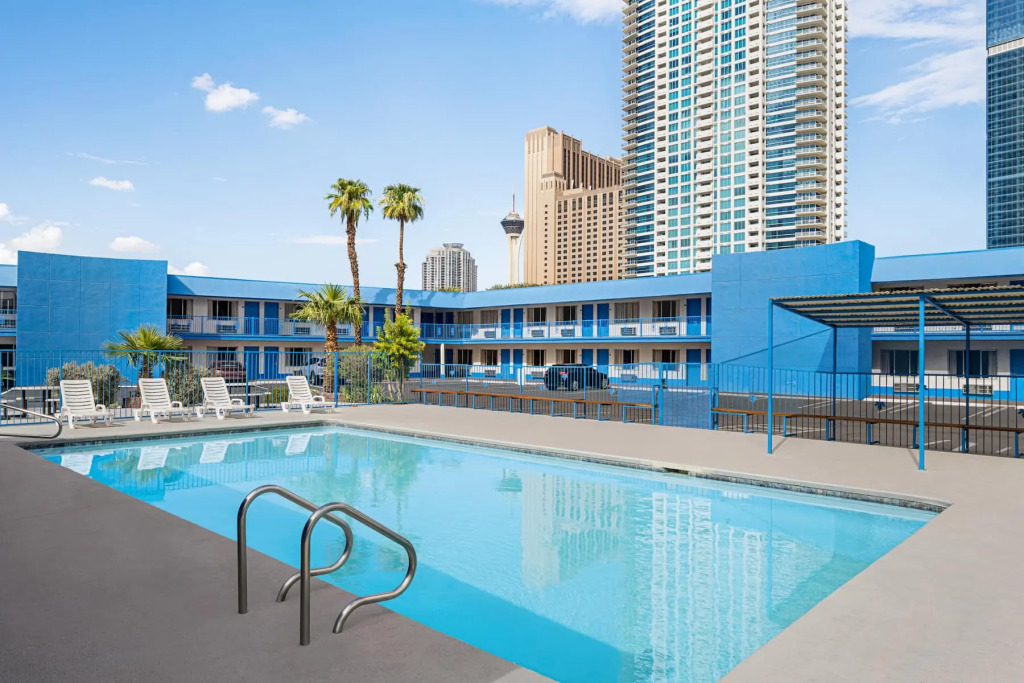 Travelsuites Hotel