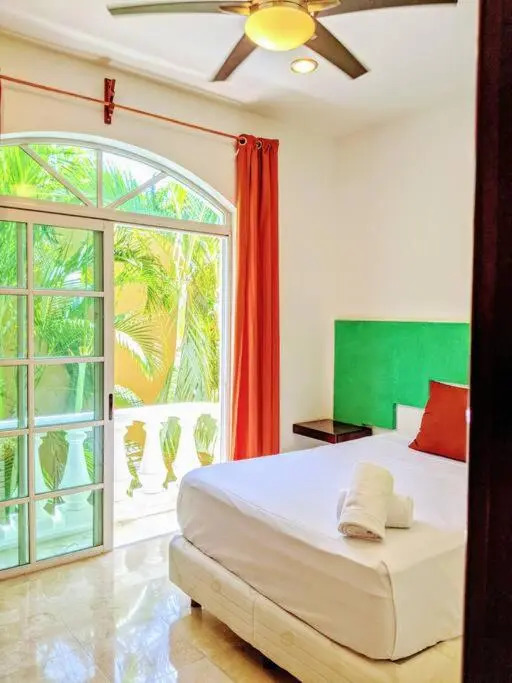 18br up to 50guest Castillos Playacar walk to Beach and 5th Ave 1000Mbps