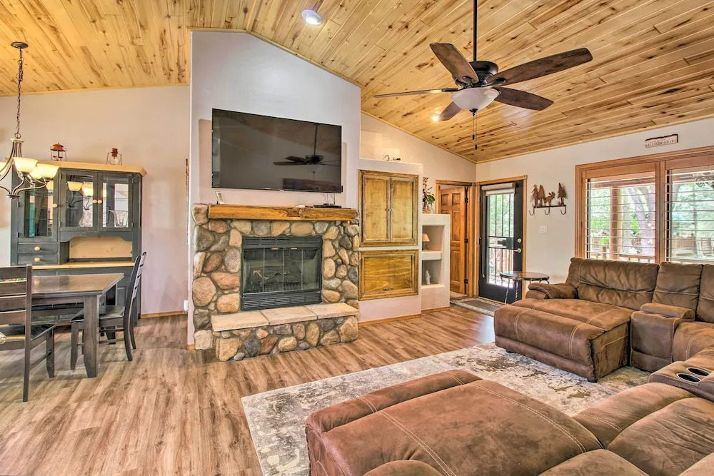 3 Mi to Trails: Woodsy Retreat in Overgaard!