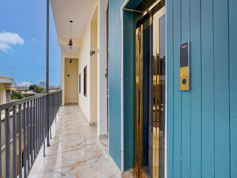 Deluxesree Residency