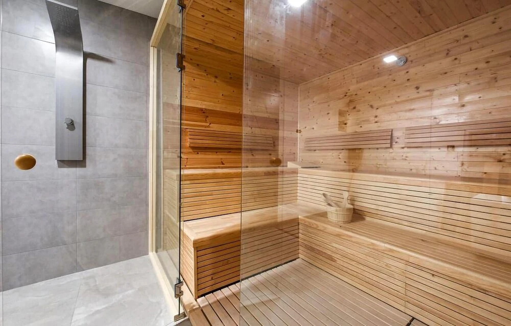 Amazing Home in Zadar with Hot Tub, Sauna & WiFi