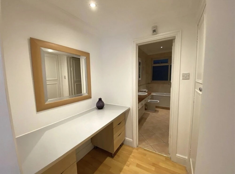 Immaculate 4-bed Apartment Opposite Hyde Park W2