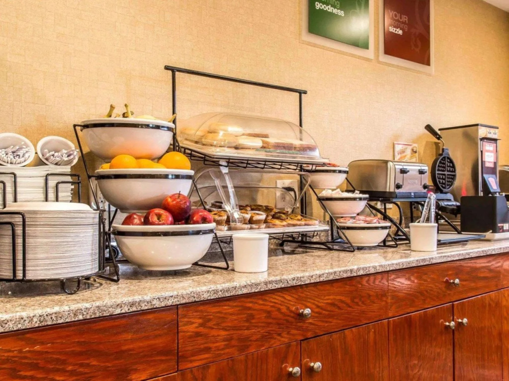 Avion Inn Near LGA Airport, an Ascend Collection Hotel