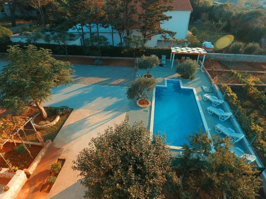 Apartments Nikaia