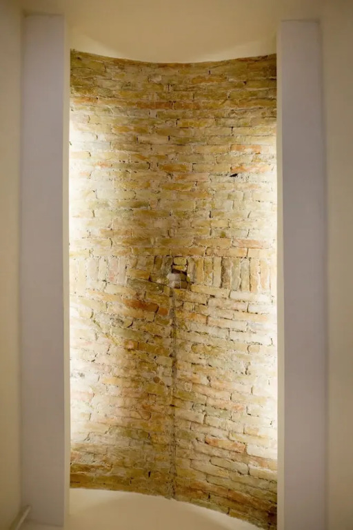 Luxurious 2 bedrooms apartment downtown