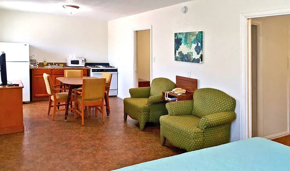 Blue Palm Inn