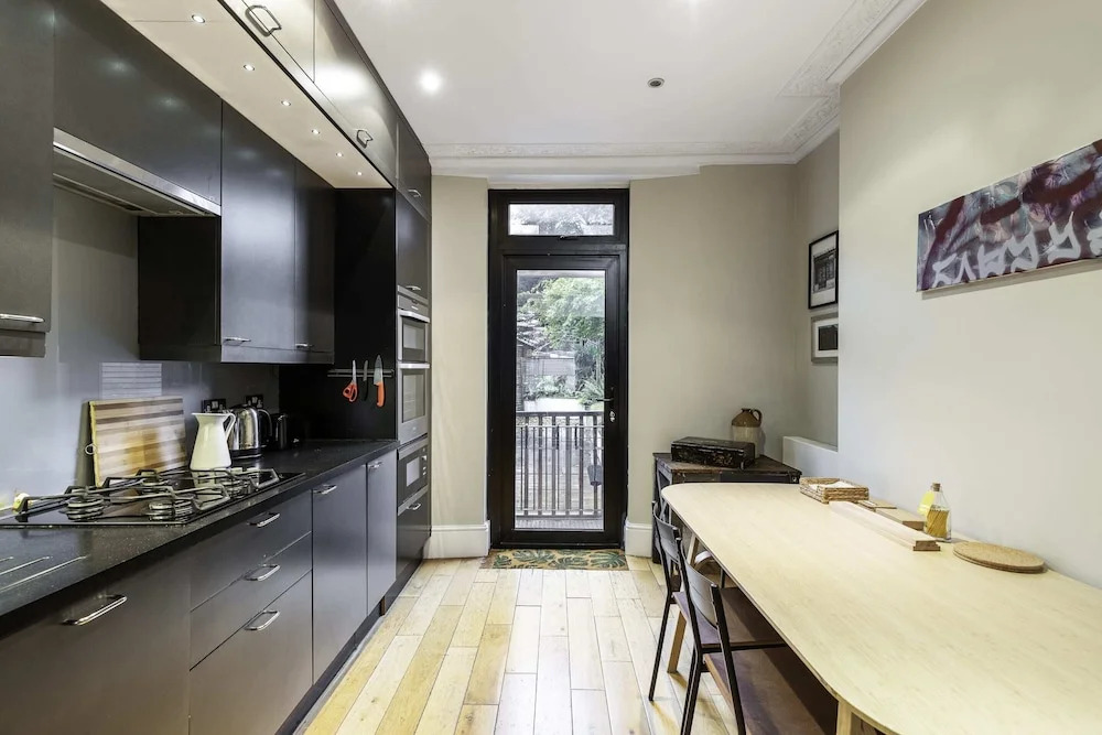 Stylish Kings Cross Apartment With Garden Retreat