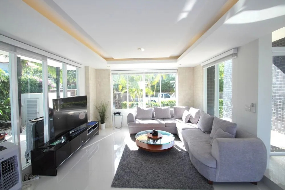 Hua Hin 5 Bedrooms Mansion B3