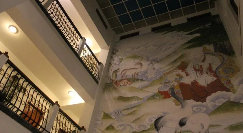 lhaki Hotel