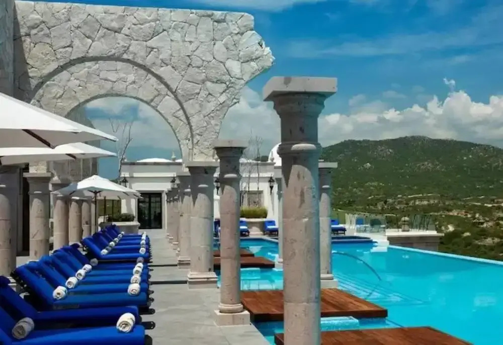 Spacious 4 BR Apt in Cabo