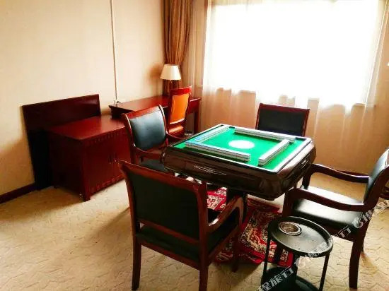 Jun Hotels (Shanghai Meilan Lake Metro Station)