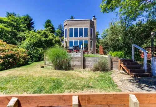 Lake House PlayLand