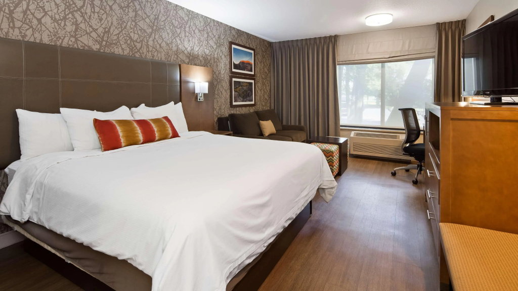 Best Western Plus CottonTree Inn