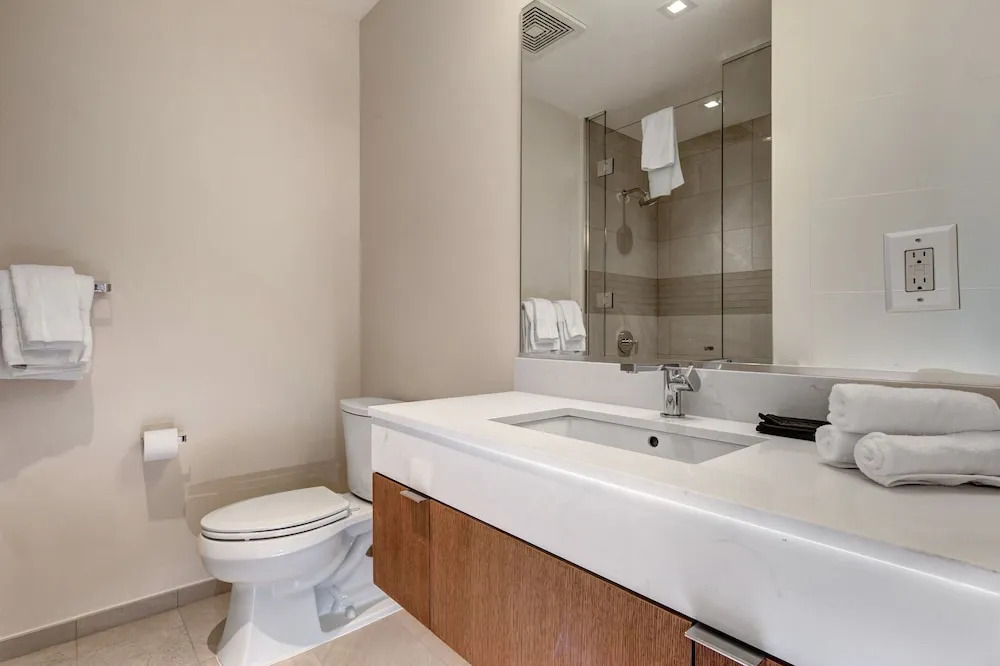 New Listing! All-suite Ski-in/ski-out Haven 3 Bedroom Condo