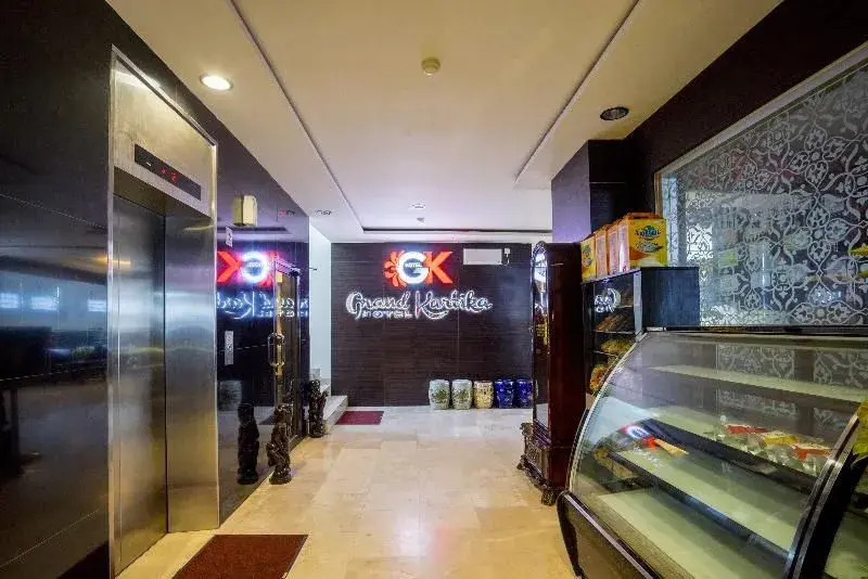 Capital O 1083 Hotel Grand Kartika