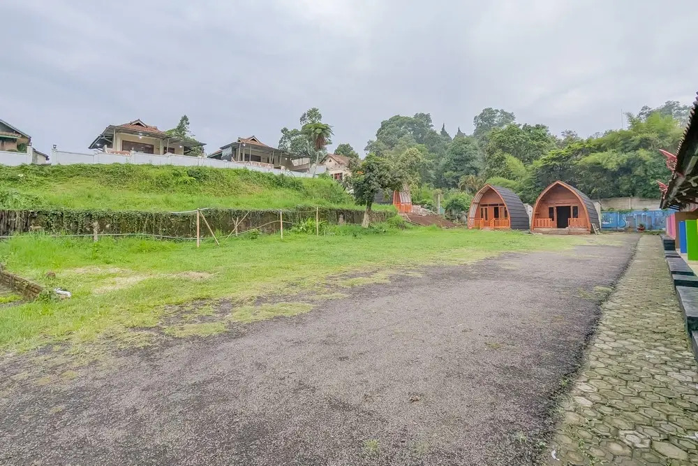 RedDoorz Resort at Ciater 3