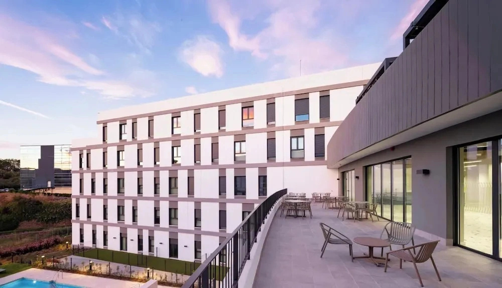 The Residential Club Blink