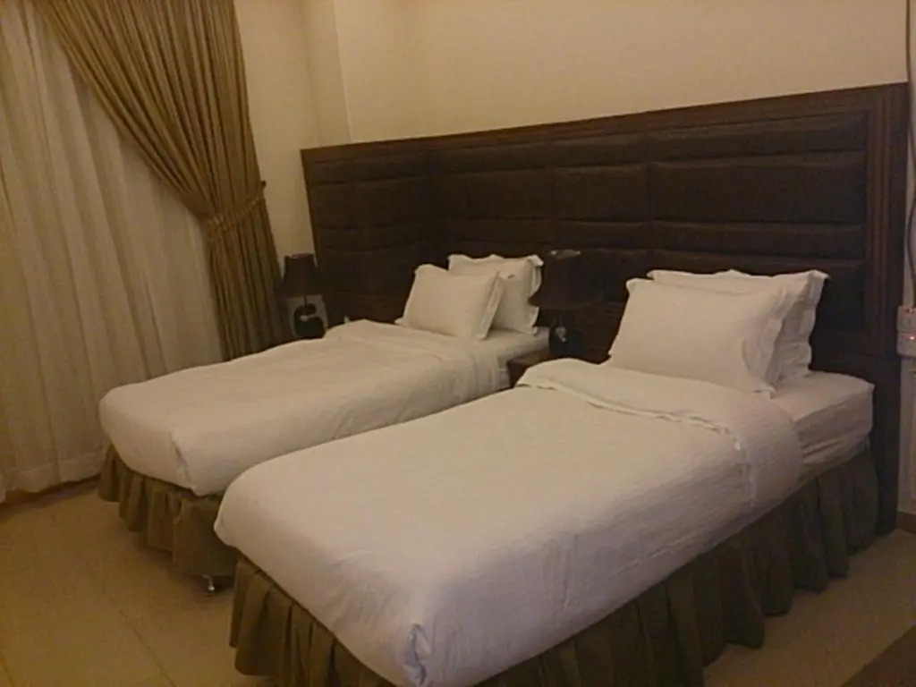 Roseline Hotel Suites