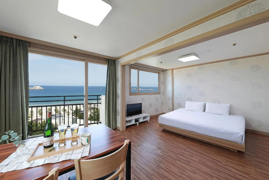 Ocean to you Resort Sokcho Seorak Beach Hotel and condo