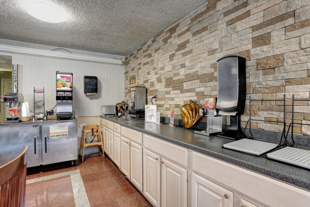 Vista Inn and Suites Nashville Airport East