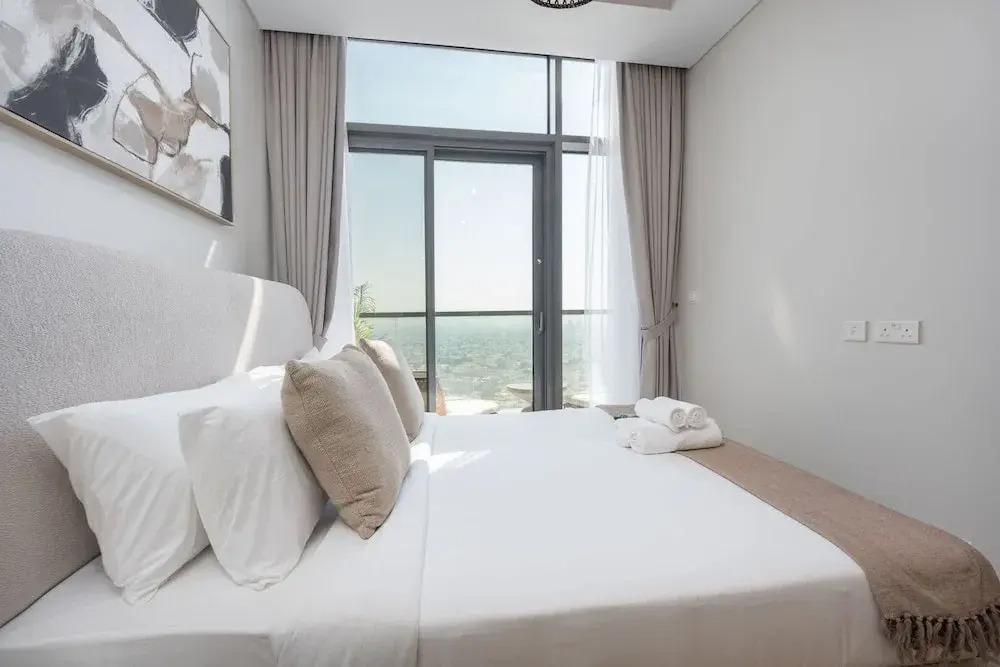 Modern Luxe 2BR in Business Bay