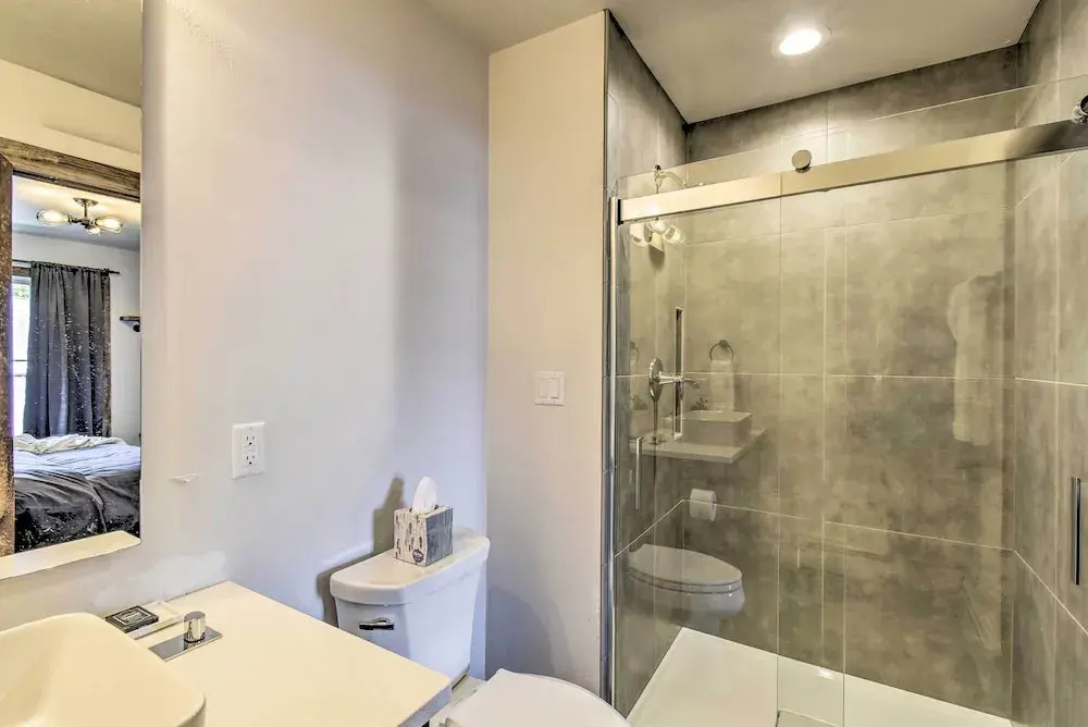 Elkhart Lake Townhome, Mins to Road America!