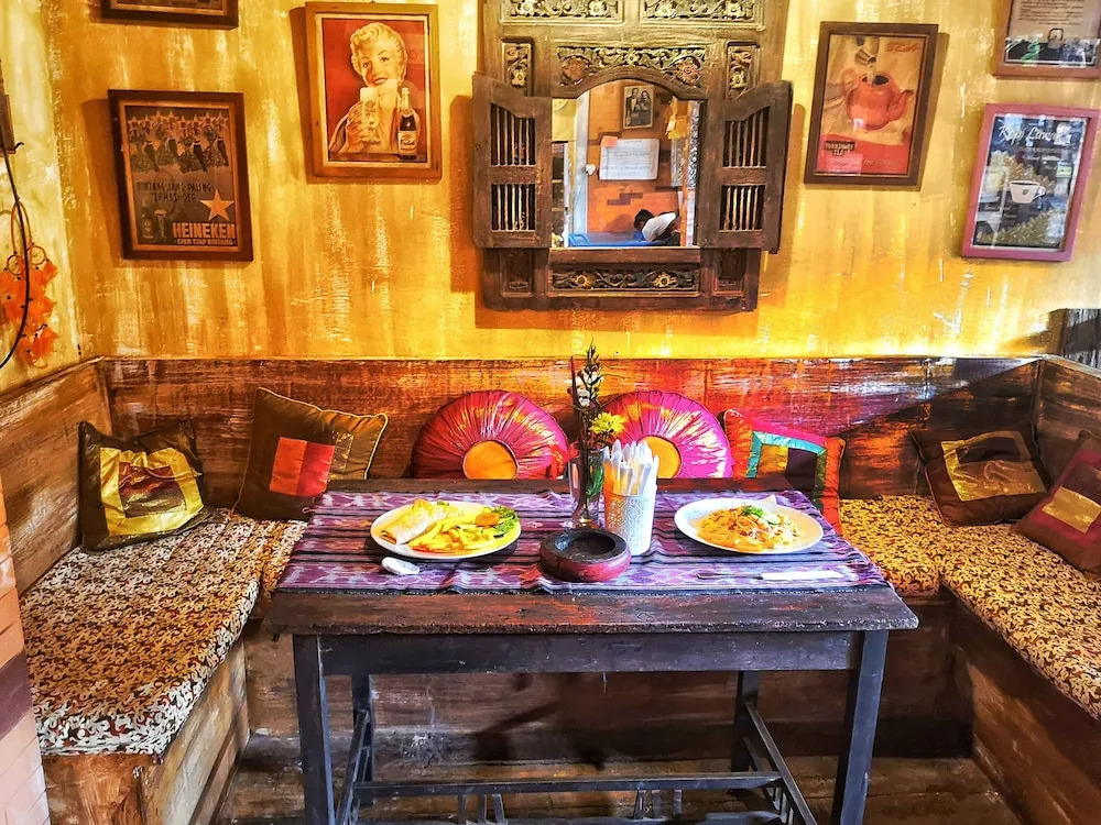 Lovina Palace