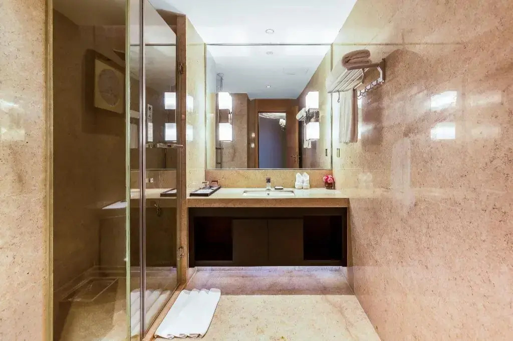Rezen Kingtown Hotel (Chongqing Ranjiaba)