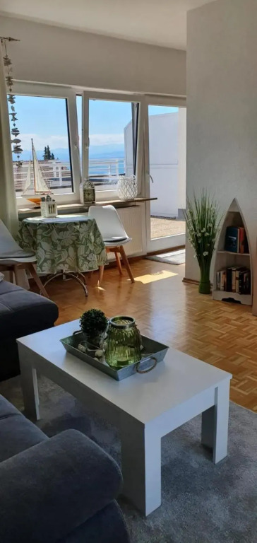 Lakeview Penthouse