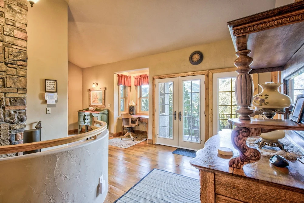 Mountain Getaway Cabinhot Tub & Pool Table4bd