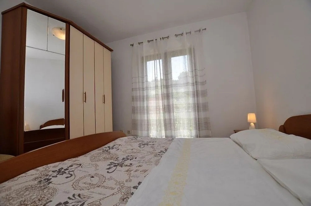 Apartments Tonko
