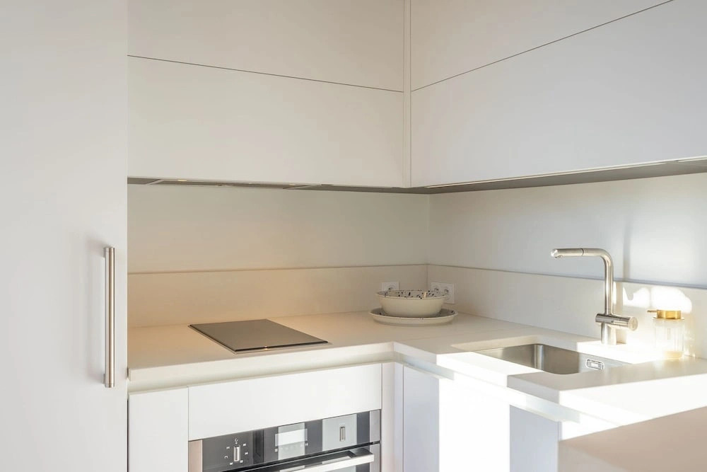 Saint-tropez: Bright Apartment Near the Port