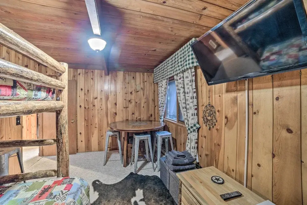 Cozy Cabin Near Massanutten Resort & Water Park!
